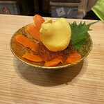 寿司 牡蠣 新宿スシエビス - サーモンイクラユッケ