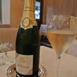 ル・ブルギニオン - シャンパーニュ　Ｄｅ　Ｓｏｕｓａ