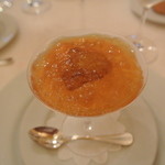 ル・ブルギニオン - 人参のムースとコンソメのジュレ　ウニ添え