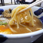 自家製麺 5102 - つけ麺　700円　つけ汁につけた状態