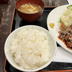 東京厨房 - 大きなチキンカツ定食