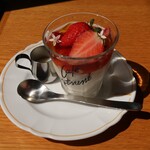 Cafe Kitsune - Strawberry Tea Cott　800円