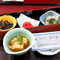 中之島なだ万 - 小鉢3種、煮物、海苔