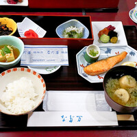 中之島なだ万 - 和朝食