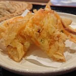 すし徳灑落 - かりっかり、もちもち。1口目は汁に浸けたけど、塩をいただいた。