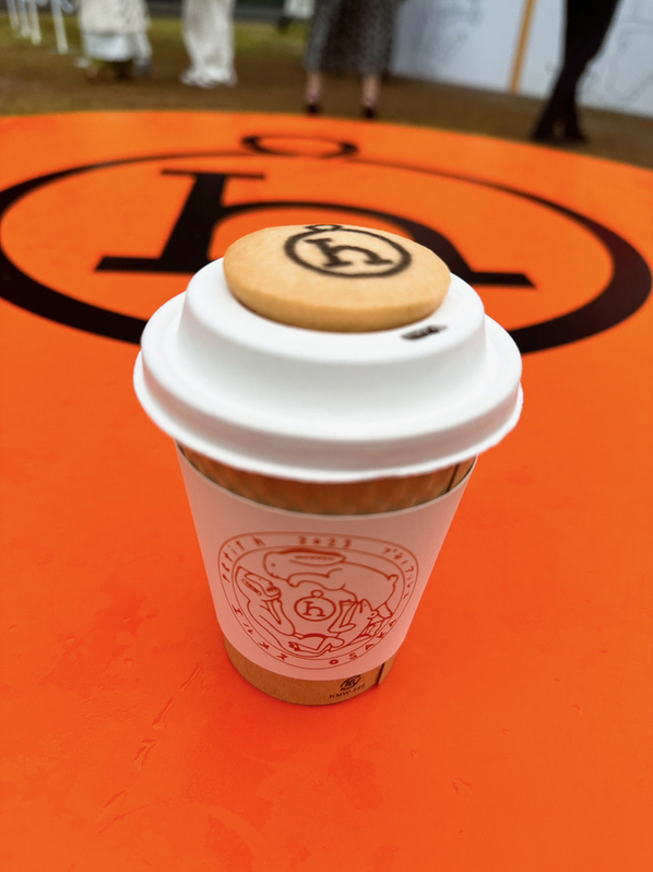 写真 : エルメス プティ アッシュ カフェ （HERMES petit h cafe