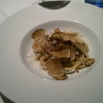リストランティーノ ルベロ - (Primi Piatti)自家製サルシッチャとサマートリュフのピチ(2800円)