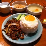 ポーチャイ - カウガッパオ（780円）