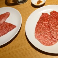 ビーフキッチン 恵比寿店 - 左イチボ　右しんしん