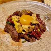 厳選牛のあぶりうにくユッケ