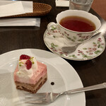 カフェ・オハナ - ショコラベリー(食べかけ)＆紅茶