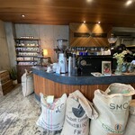 YOUR DAILY COFFEE - 店内の様子