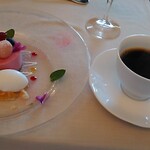 メゾン ド サトウ ミラベル - 木苺のムースと珈琲