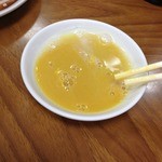 豚の味珍 - 辛子とお酢に、醤油少々の特製タレ