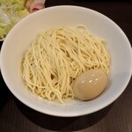 麺屋りゅう - 冷し辛つけめん（大）の麺 + 味玉