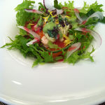 Simple comme Bonjour - 軽く燻製した富士トラウトと錦爽鶏、ラタトゥイユと温泉卵と共に