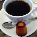 Simple comme Bonjour - コーヒー＋カヌレ