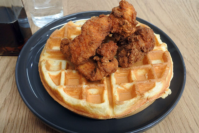 sixxx. Chicken&Waffles and Coffee （シックス チキン