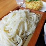 うどん茶屋 海津屋 - 白く艷やかな氷見うどんの細麺