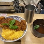 Katsudon Ha Hito Wo Shiawase Ni Suru - 