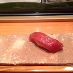 鮨 おさむ - マグロのヅケ
      今まで食べたヅケで1番美味しいかった