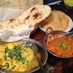 ダバ インディア - 奥右:バトゥーラ 奥左:ナン