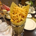 ザ ロビーラウンジ - トリュフ風味　フライドポテト　　マックのＬサイズ２個分くらい？