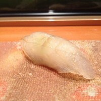 鮨 おさむ - 握り具合がほどける寸前の硬さ。旨い…