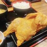 なるとキッチン - 若鶏半身揚げ定食