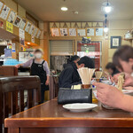 Shinasoba Itou - 水：スタッフから提供(給水機店内奥)
      紙ナプキン：なし
      ゴミ箱：店舗入り口
      トイレ：なし
      味変ツール：七味、ホワイトペッパー