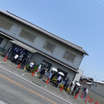 うなふじ - ど!!平日なのに、店の角向こうまで長蛇の列⇒まだ 今日はマシな行列だけどね〜