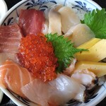 柿崎商店 海鮮工房 - 海鮮丼 1580円
