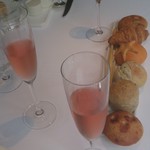 リストランテASO - ロゼスパークリングとパン