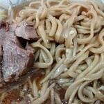 ラーメン二郎 - 麺とチャーシュー