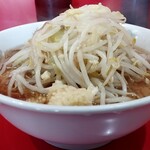 ラーメン二郎 - ヤサイコールでこの盛り具合