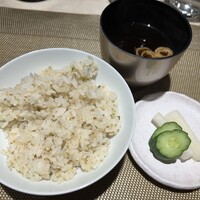 鉄板焼 ステーキ 北野坂 - 青森県産大蒜と白子（シラス）のガーリックライス