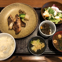 春秋ユラリ 恵比寿 -  春秋ユラリ 恵比寿 -