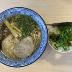 極とんラーメン - 料理写真: