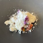 ラ・テラス - トマトのパウダーアイスをかけて完成