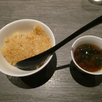 鉄板焼katakago - ガーリックライスと赤出汁