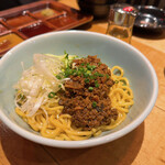 餃子楼 - ジャージャー麺 780円