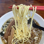 Chuugokuryouri Mishinkan - 麺は、少し柔めでかん水が若干感じるオーソドックスなヤツ^ ^