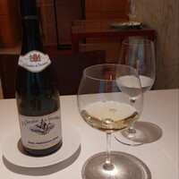 フランス料理 壺中天 - エルミタージュブラン。あまり飲む機会がなかったのですが、とても香りが豊かで口当たりもよく、ローヌらしさを感じました。