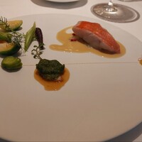 フランス料理 壺中天 - 金目鯛のホクホクした食感と香りに脱帽です。先程のワインの口当たりとマッチしています。