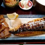 Sumibiyaki Semmon Shokudokoro Shirogane Ya - とろ鯖の旨塩焼きと豚バラ焼き