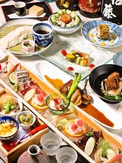 Rojiurakappouijisutairu - 竹筒に彩りよく盛られた鮮魚のお造り盛り合わせ。瀬戸内の鮮魚をお楽しみ下さい。