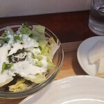 キッチン ブルー グローブ - サラダ、お新香のアップ