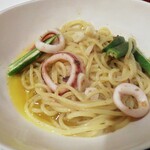 at cuore - いかとオクラのオイルパスタ