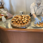 塩パン屋 パン・メゾン - 焼き上がった塩パン
