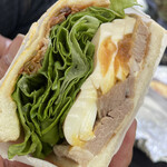 Sandwich&Co. - チャーシューと煮卵のネギラー油サンド